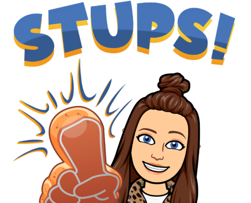 Frau zeigt mit Daumen