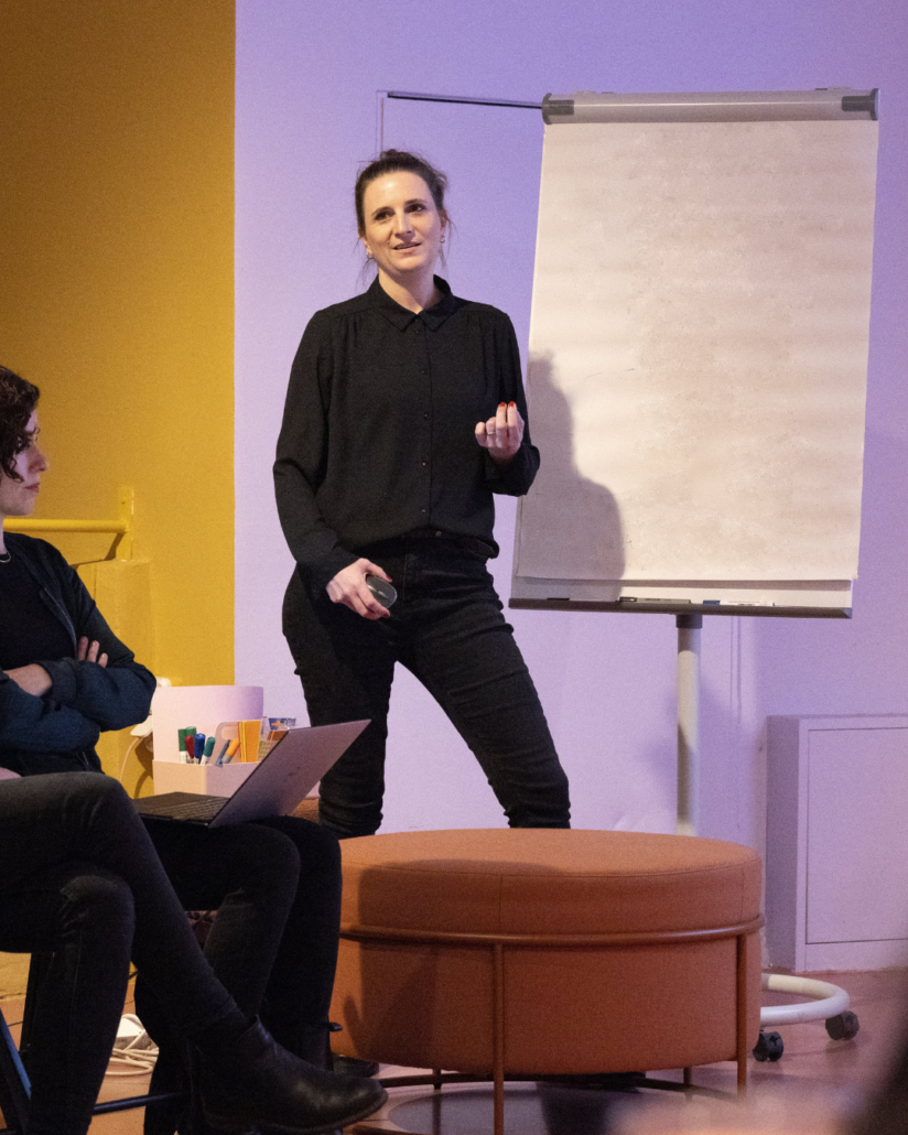 Diana Knodel praesentiert